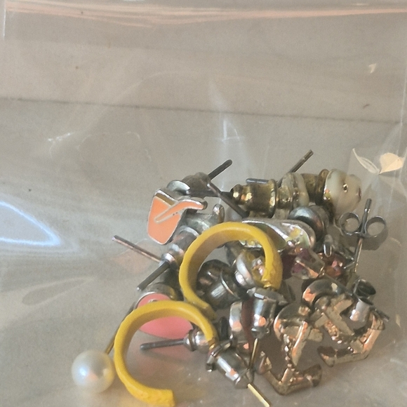 10 Pairs Of Cute Studs Colorful Kids Earring Set - Picture 6 of 9